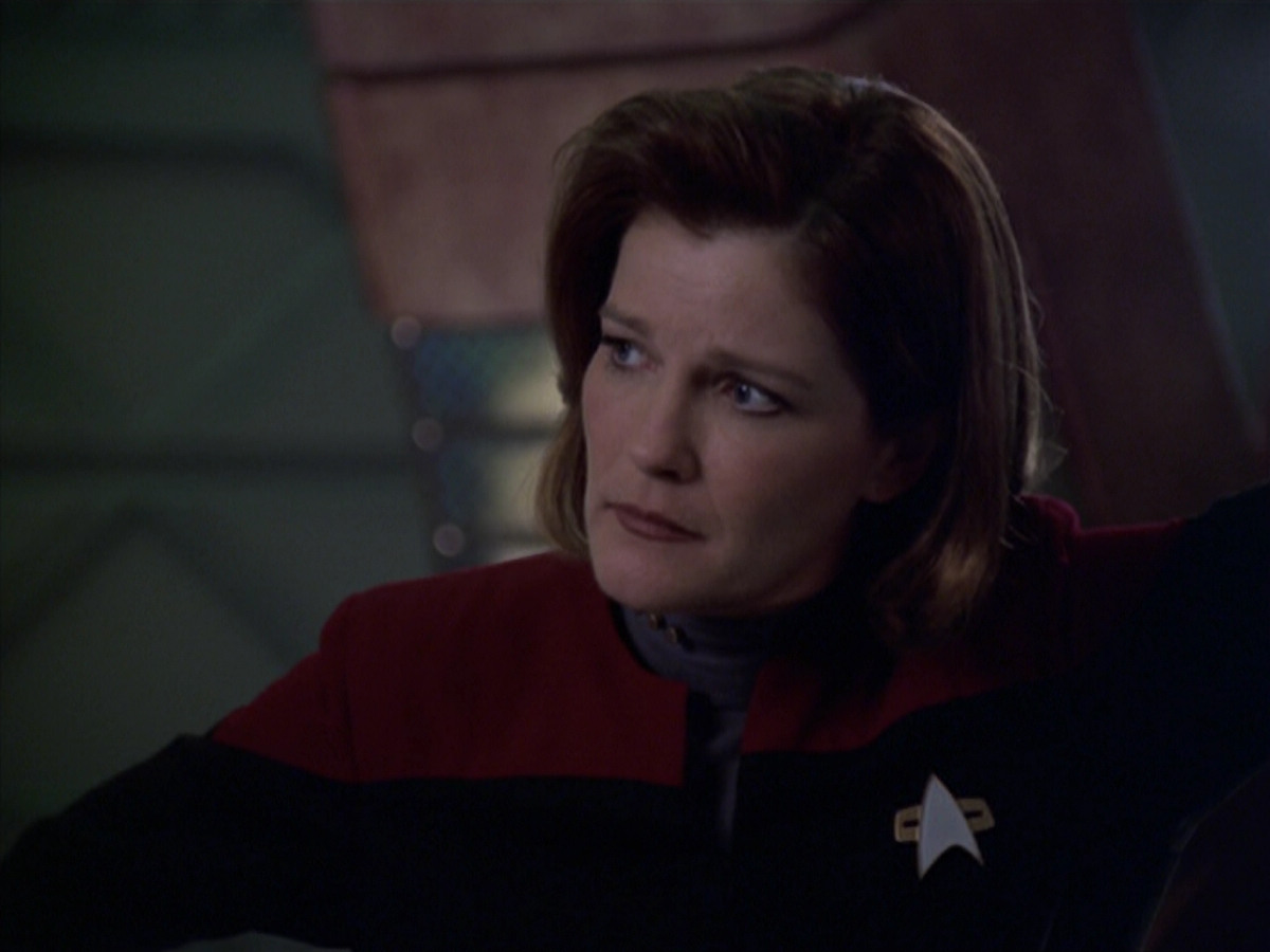 extant_StarTrek_VOY_5x20-ThinkTank_01742.jpg