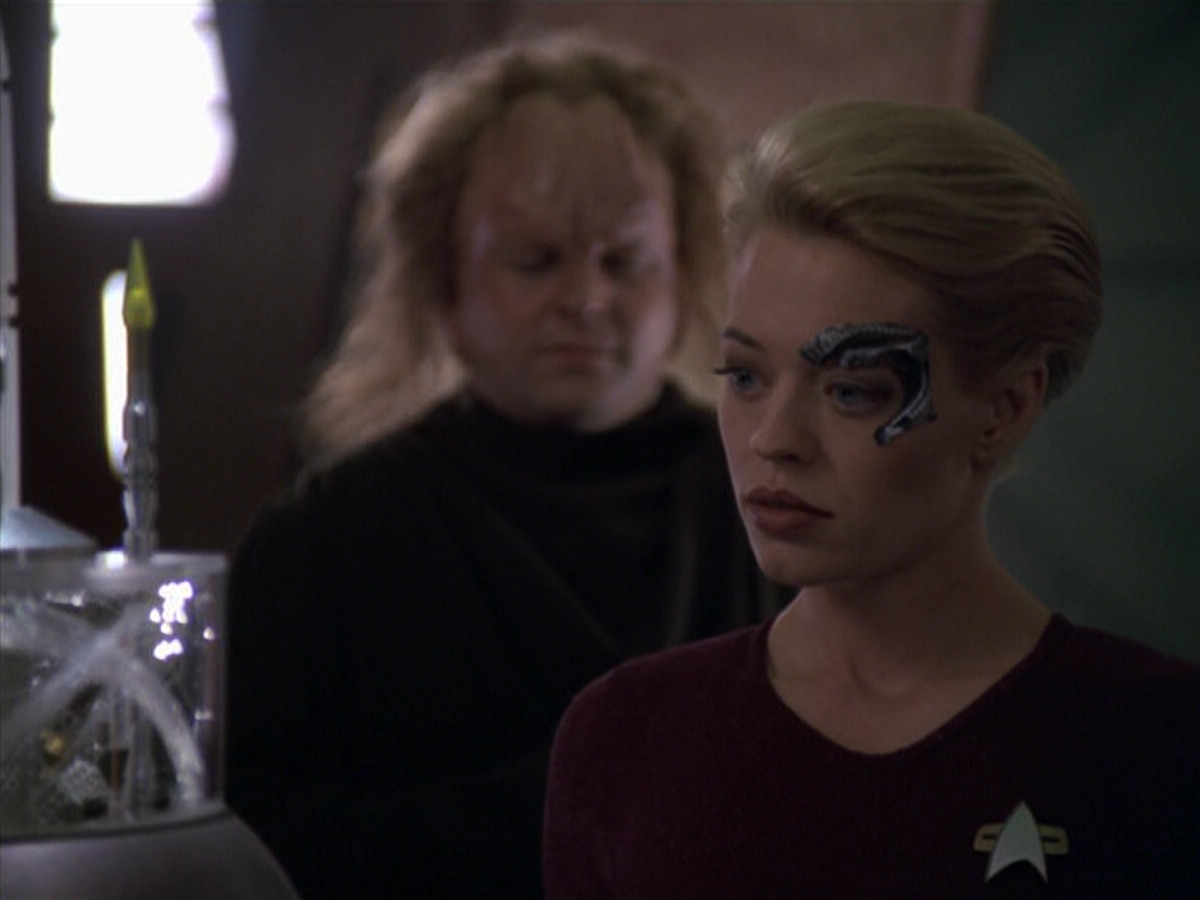 extant_StarTrek_VOY_5x20-ThinkTank_01755.jpg