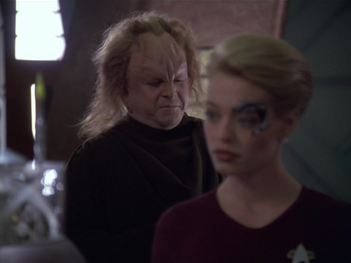 extant_StarTrek_VOY_5x20-ThinkTank_01768.jpg