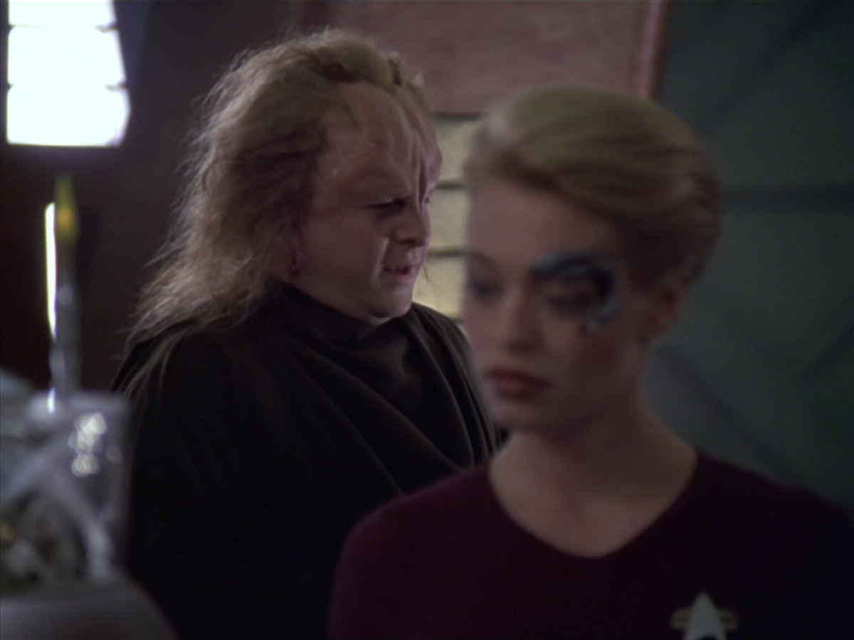 extant_StarTrek_VOY_5x20-ThinkTank_01769.jpg