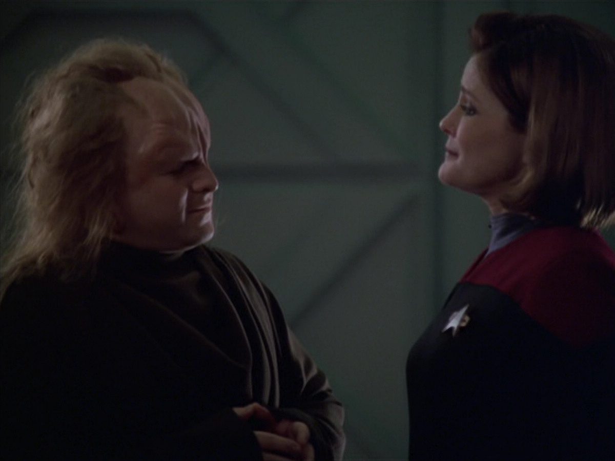 extant_StarTrek_VOY_5x20-ThinkTank_01778.jpg