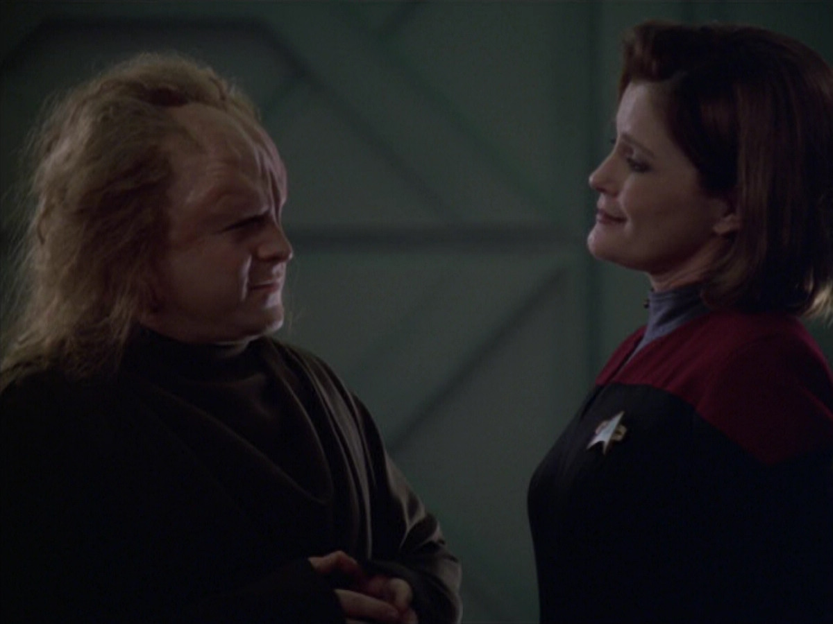 extant_StarTrek_VOY_5x20-ThinkTank_01782.jpg