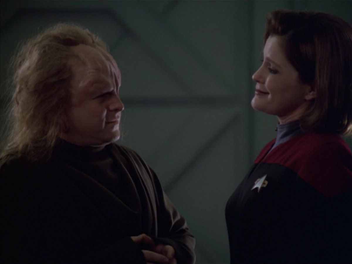 extant_StarTrek_VOY_5x20-ThinkTank_01783.jpg