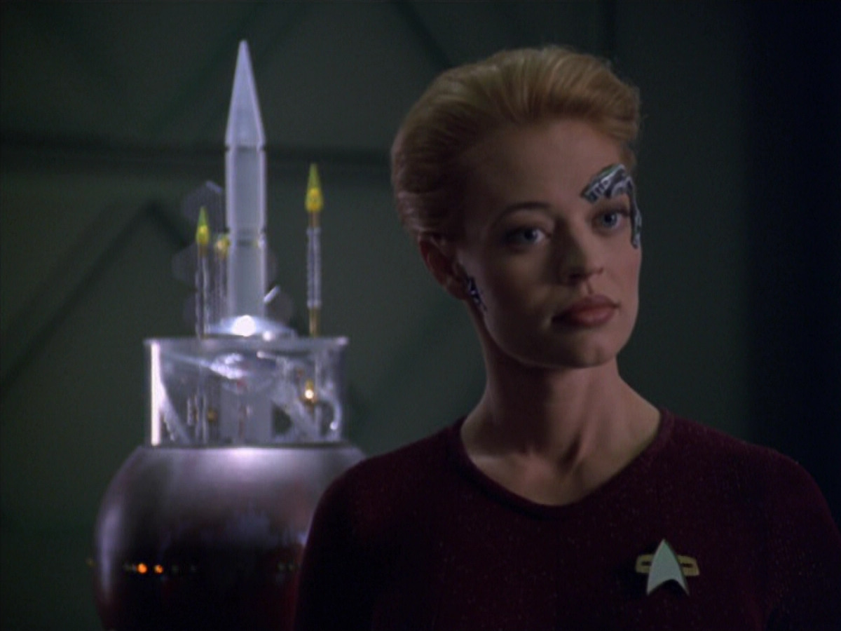 extant_StarTrek_VOY_5x20-ThinkTank_01785.jpg