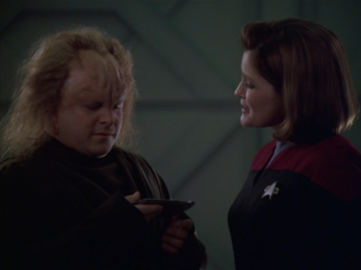 extant_StarTrek_VOY_5x20-ThinkTank_01792.jpg