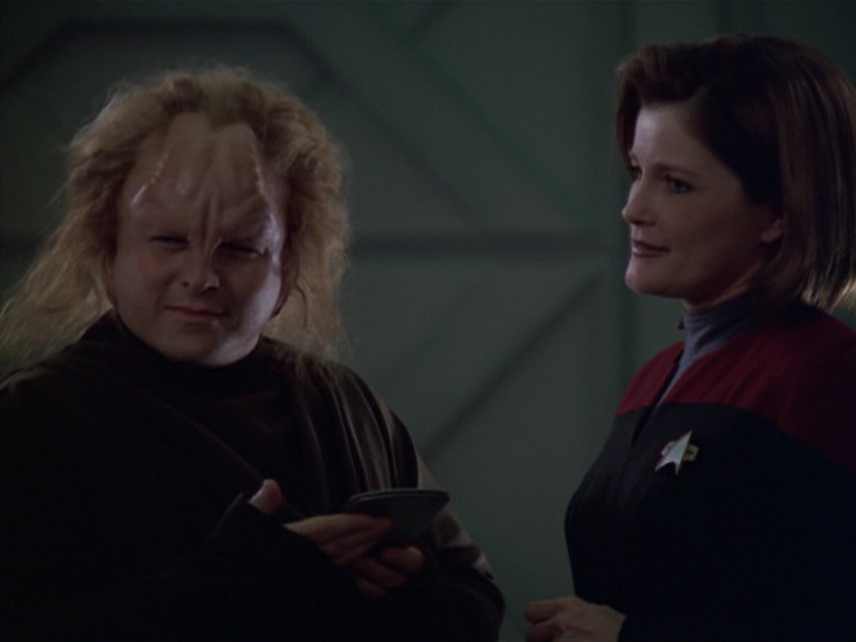 extant_StarTrek_VOY_5x20-ThinkTank_01809.jpg
