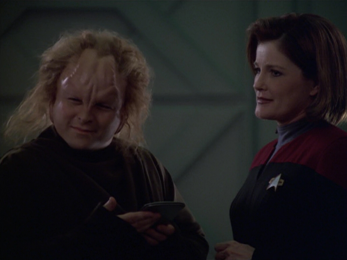 extant_StarTrek_VOY_5x20-ThinkTank_01810.jpg