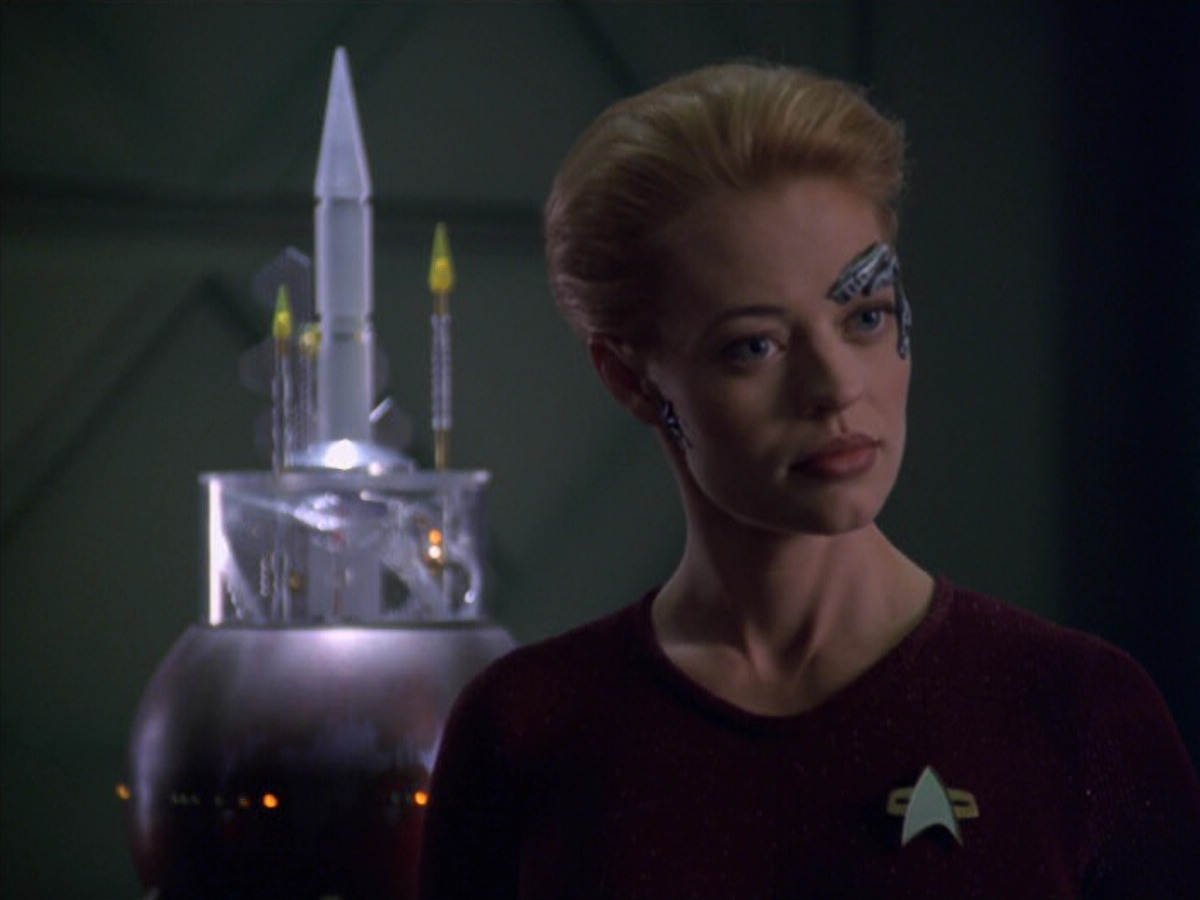 extant_StarTrek_VOY_5x20-ThinkTank_01812.jpg
