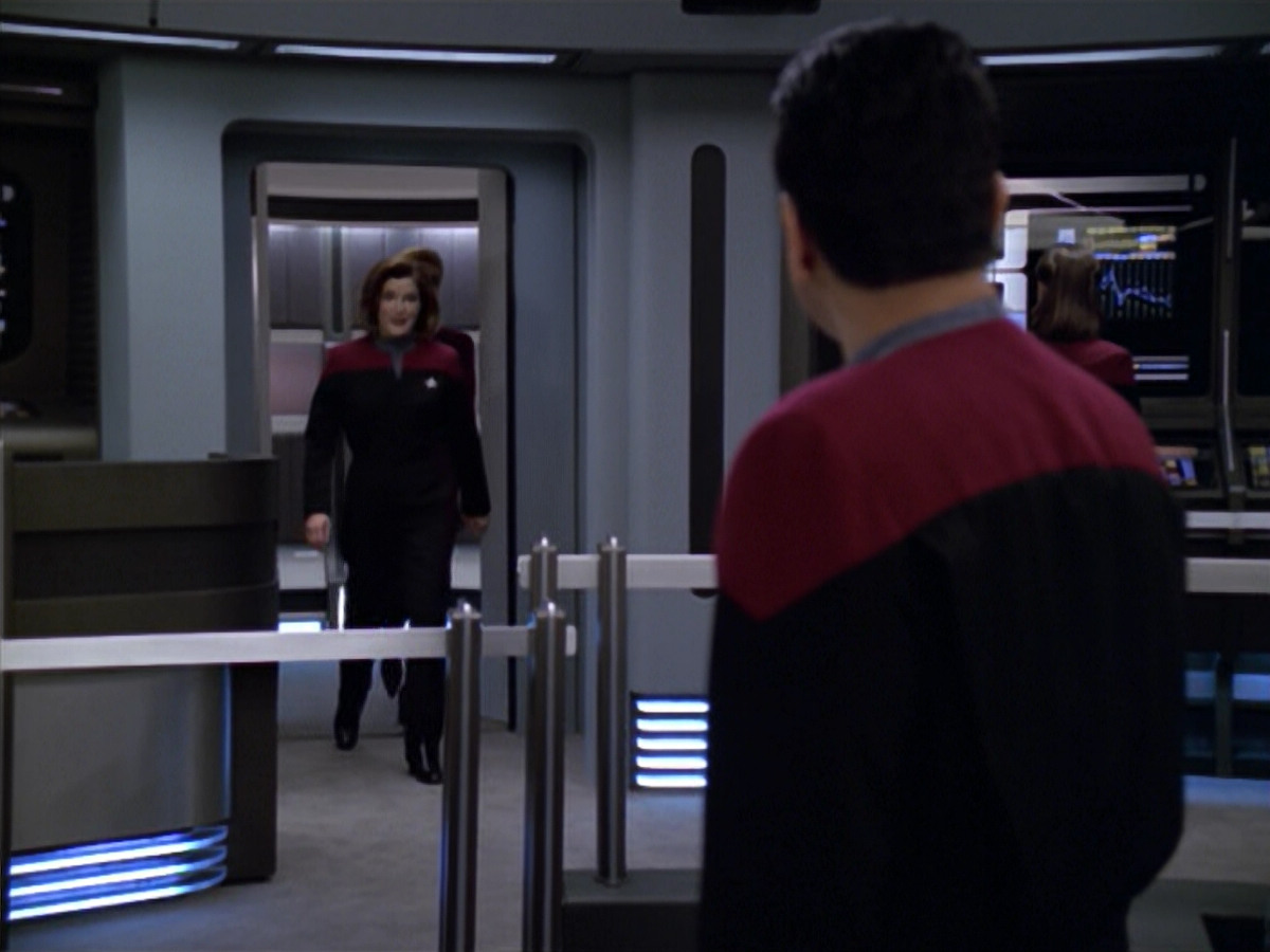 extant_StarTrek_VOY_5x20-ThinkTank_01822.jpg