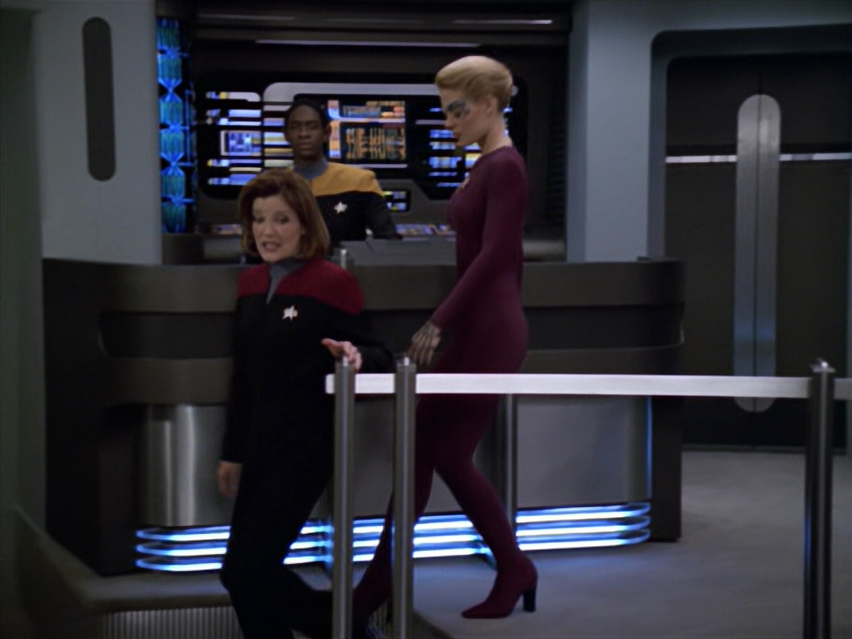 extant_StarTrek_VOY_5x20-ThinkTank_01827.jpg