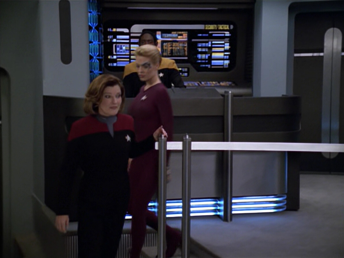 extant_StarTrek_VOY_5x20-ThinkTank_01828.jpg