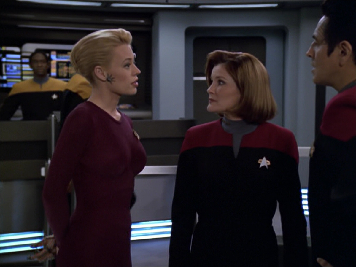 extant_StarTrek_VOY_5x20-ThinkTank_01833.jpg