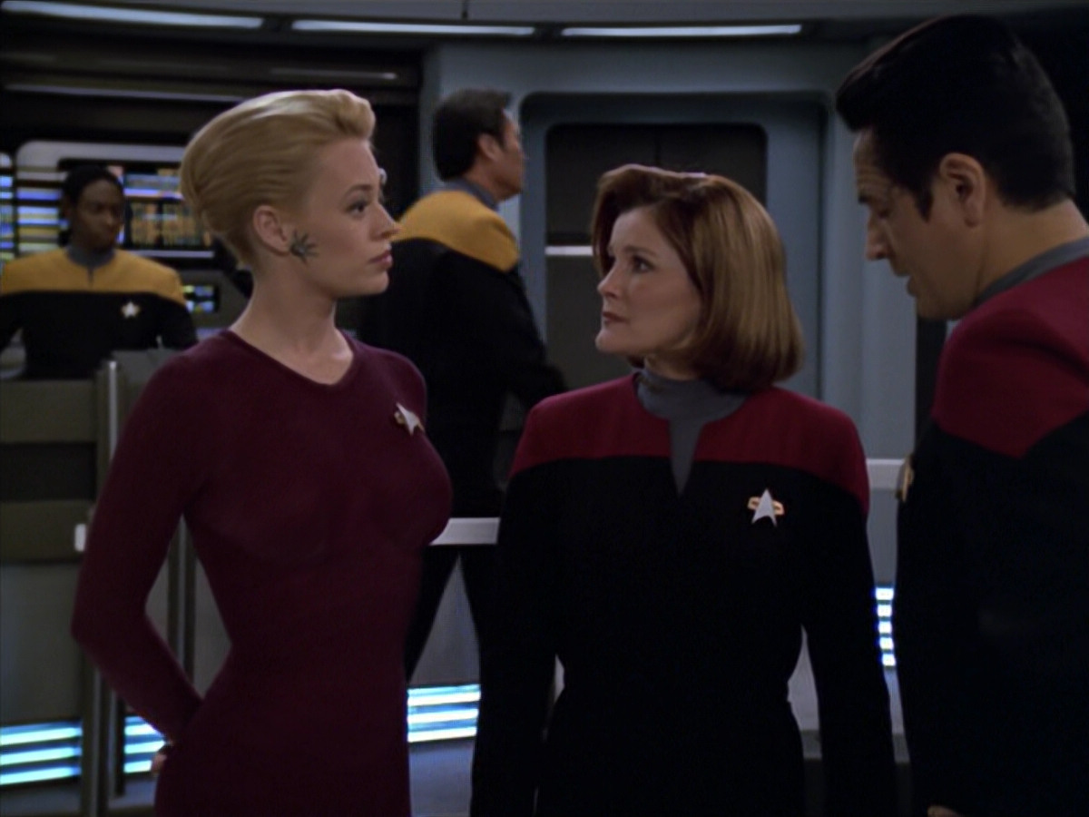 extant_StarTrek_VOY_5x20-ThinkTank_01834.jpg