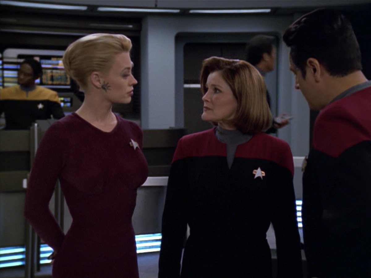extant_StarTrek_VOY_5x20-ThinkTank_01835.jpg