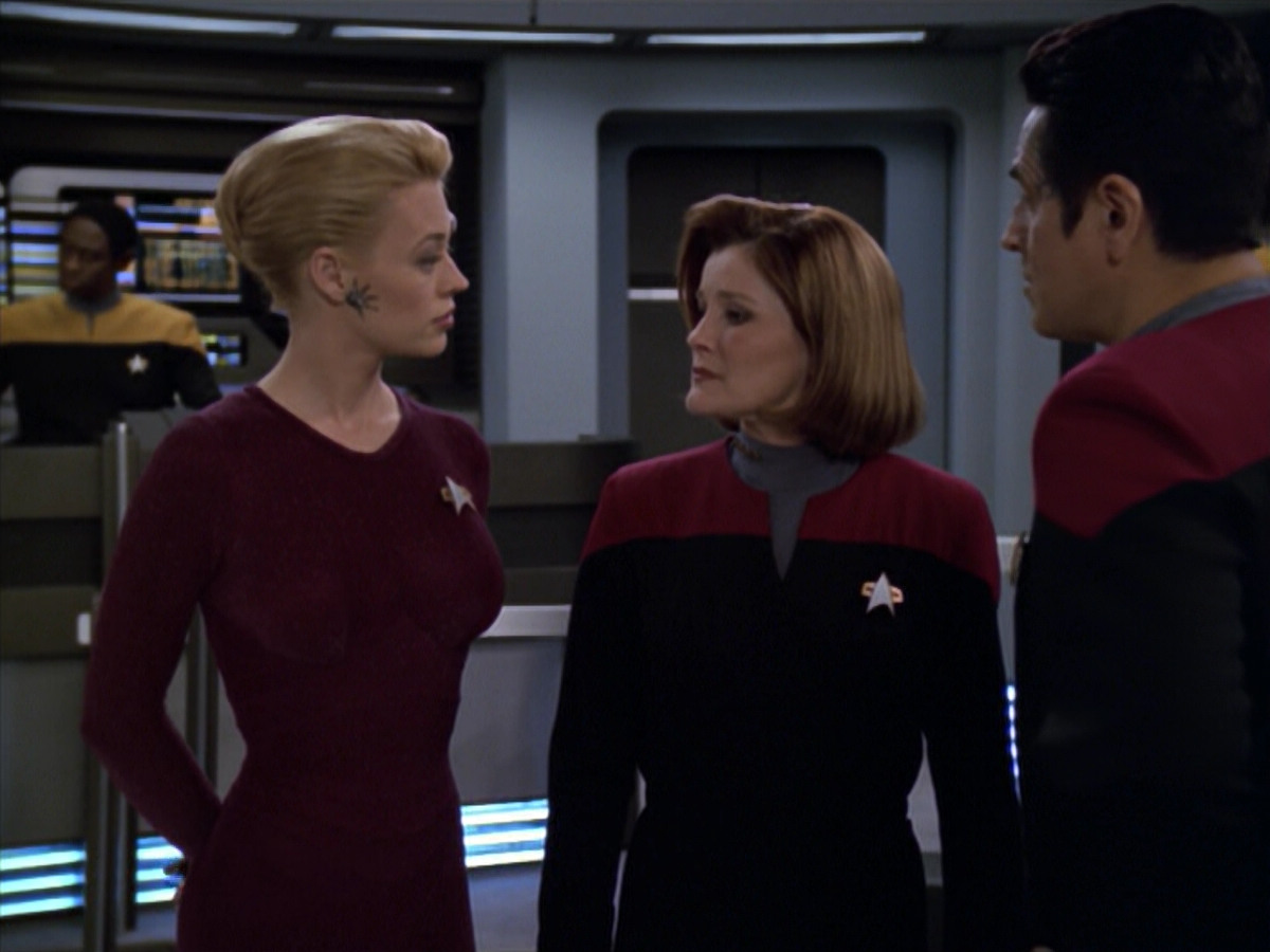 extant_StarTrek_VOY_5x20-ThinkTank_01836.jpg
