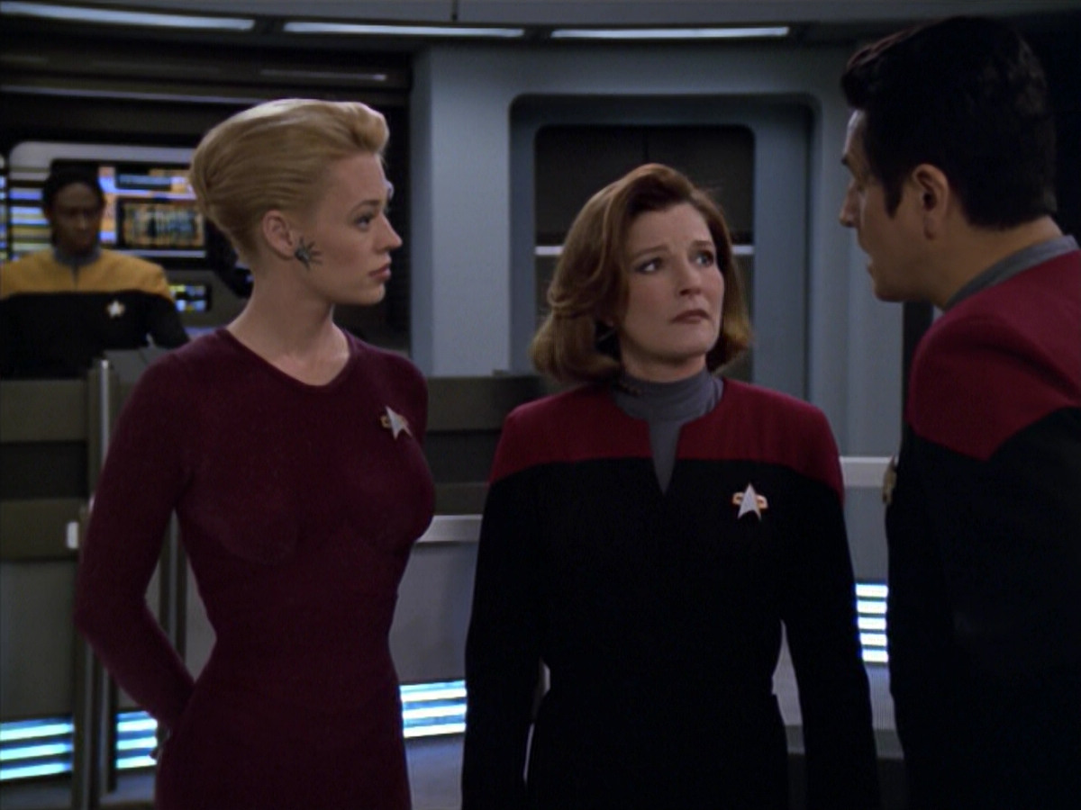 extant_StarTrek_VOY_5x20-ThinkTank_01837.jpg
