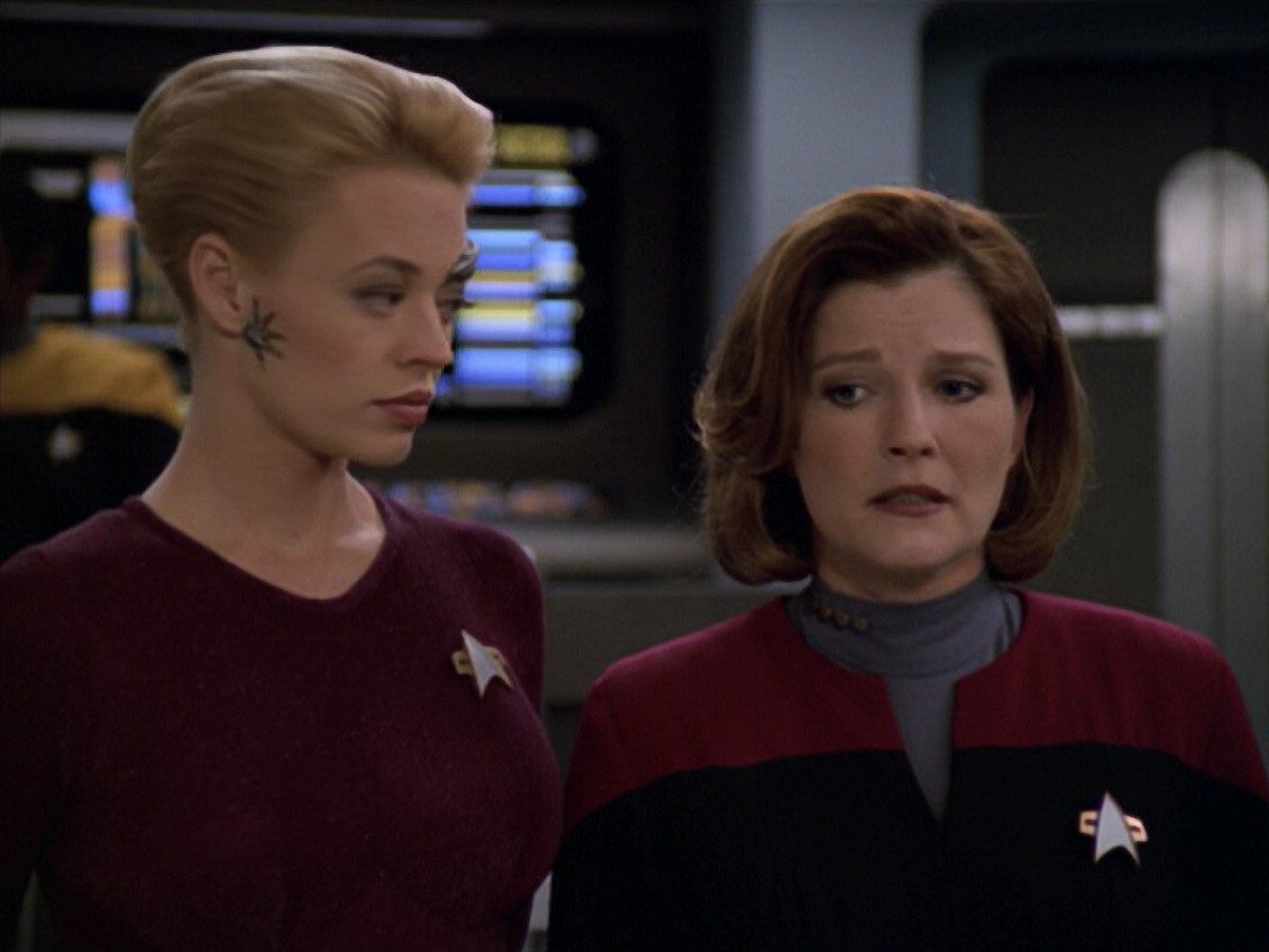extant_StarTrek_VOY_5x20-ThinkTank_01847.jpg