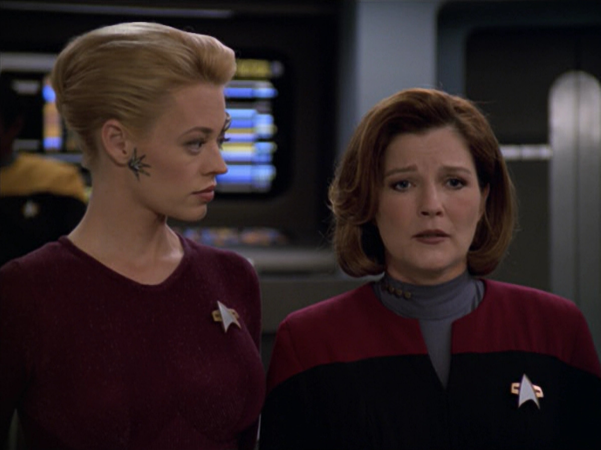 extant_StarTrek_VOY_5x20-ThinkTank_01848.jpg