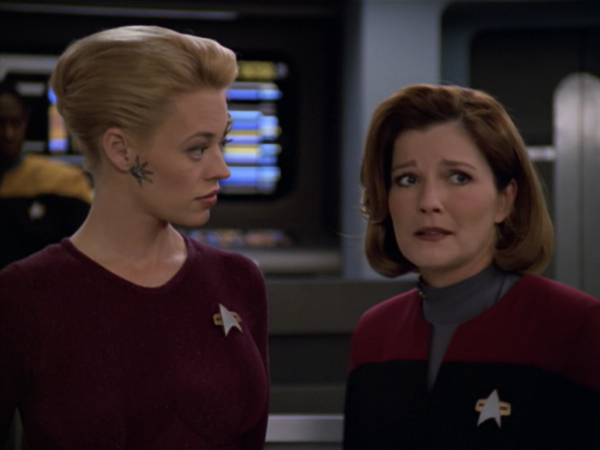 extant_StarTrek_VOY_5x20-ThinkTank_01856.jpg