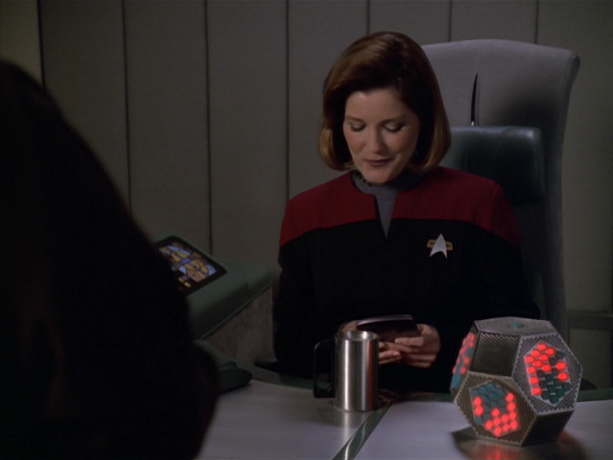 extant_StarTrek_VOY_5x20-ThinkTank_01910.jpg