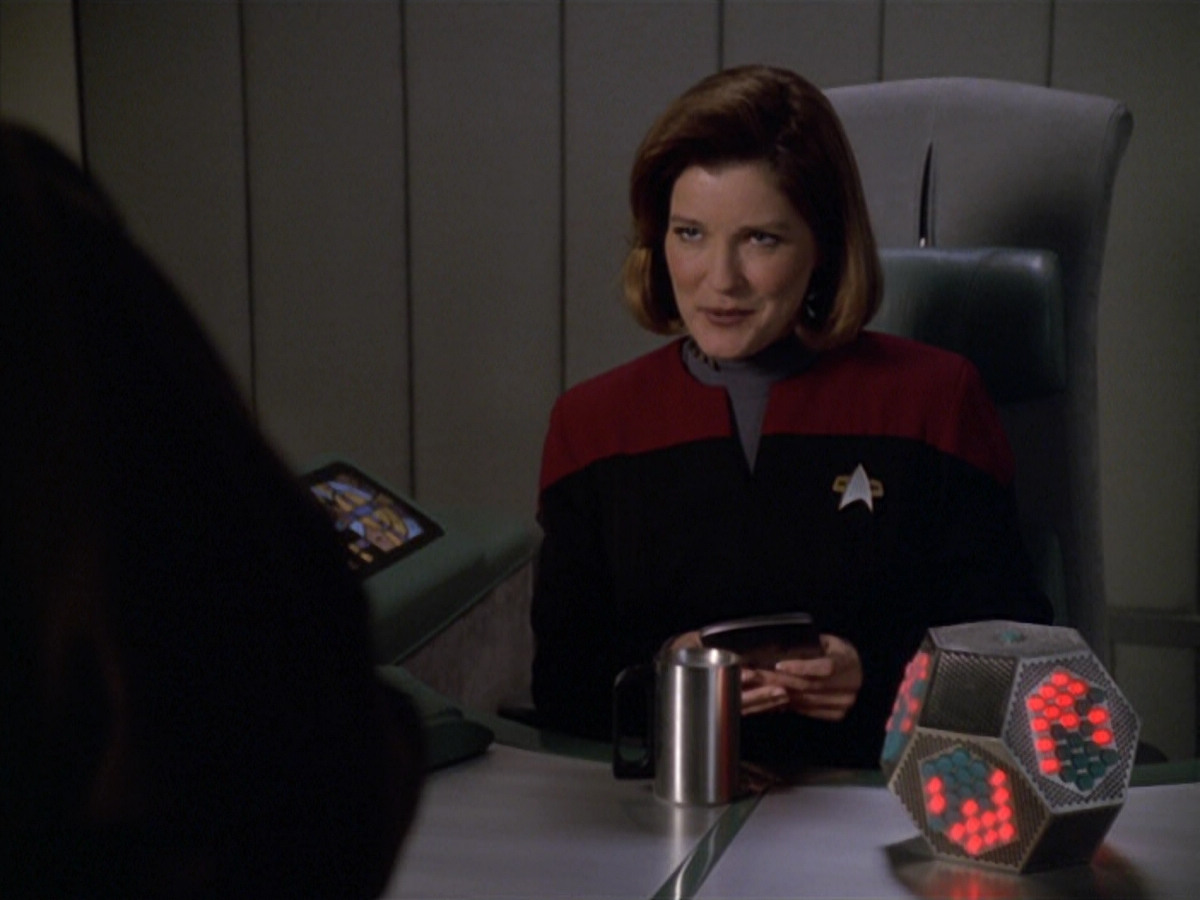 extant_StarTrek_VOY_5x20-ThinkTank_01913.jpg