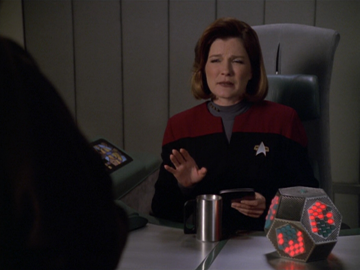 extant_StarTrek_VOY_5x20-ThinkTank_01918.jpg