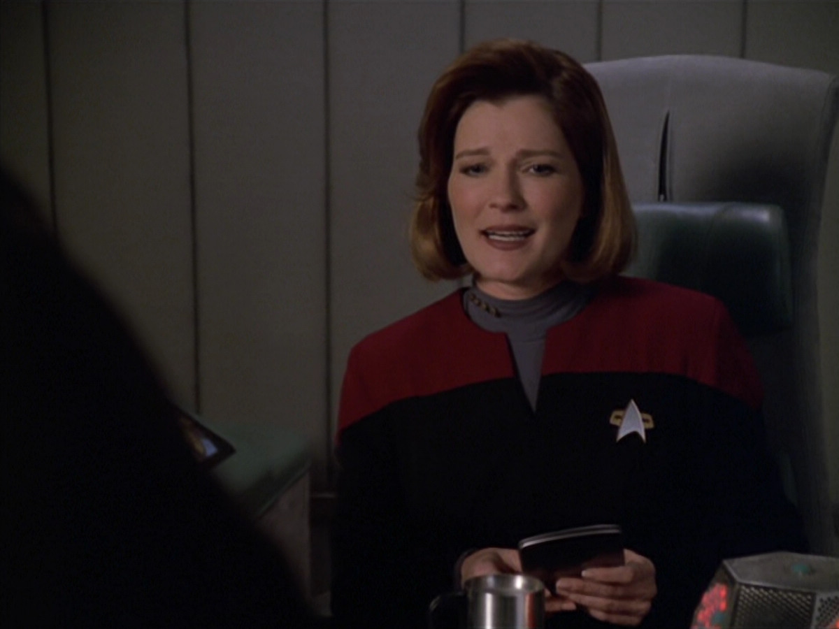 extant_StarTrek_VOY_5x20-ThinkTank_01937.jpg