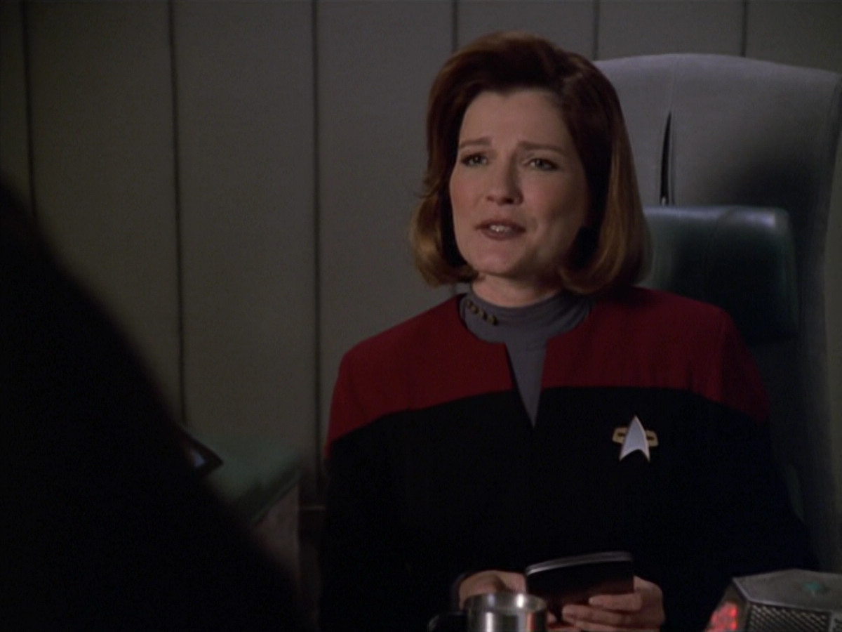 extant_StarTrek_VOY_5x20-ThinkTank_01938.jpg