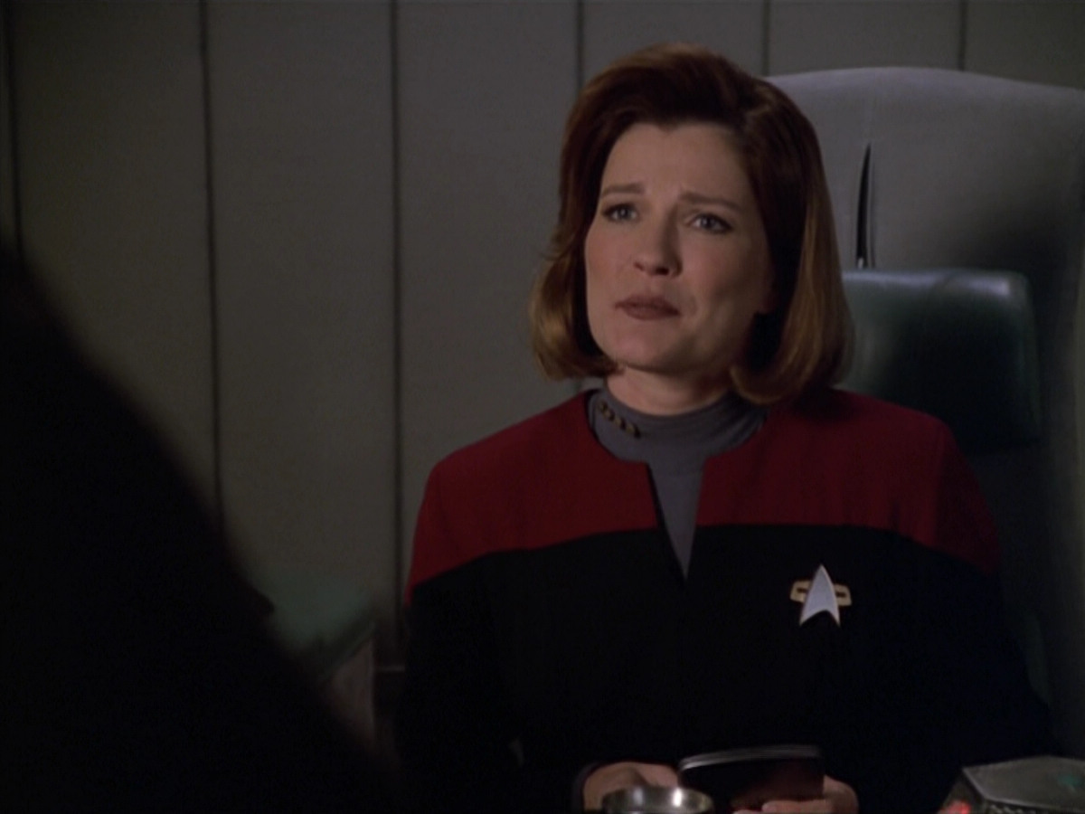 extant_StarTrek_VOY_5x20-ThinkTank_01939.jpg