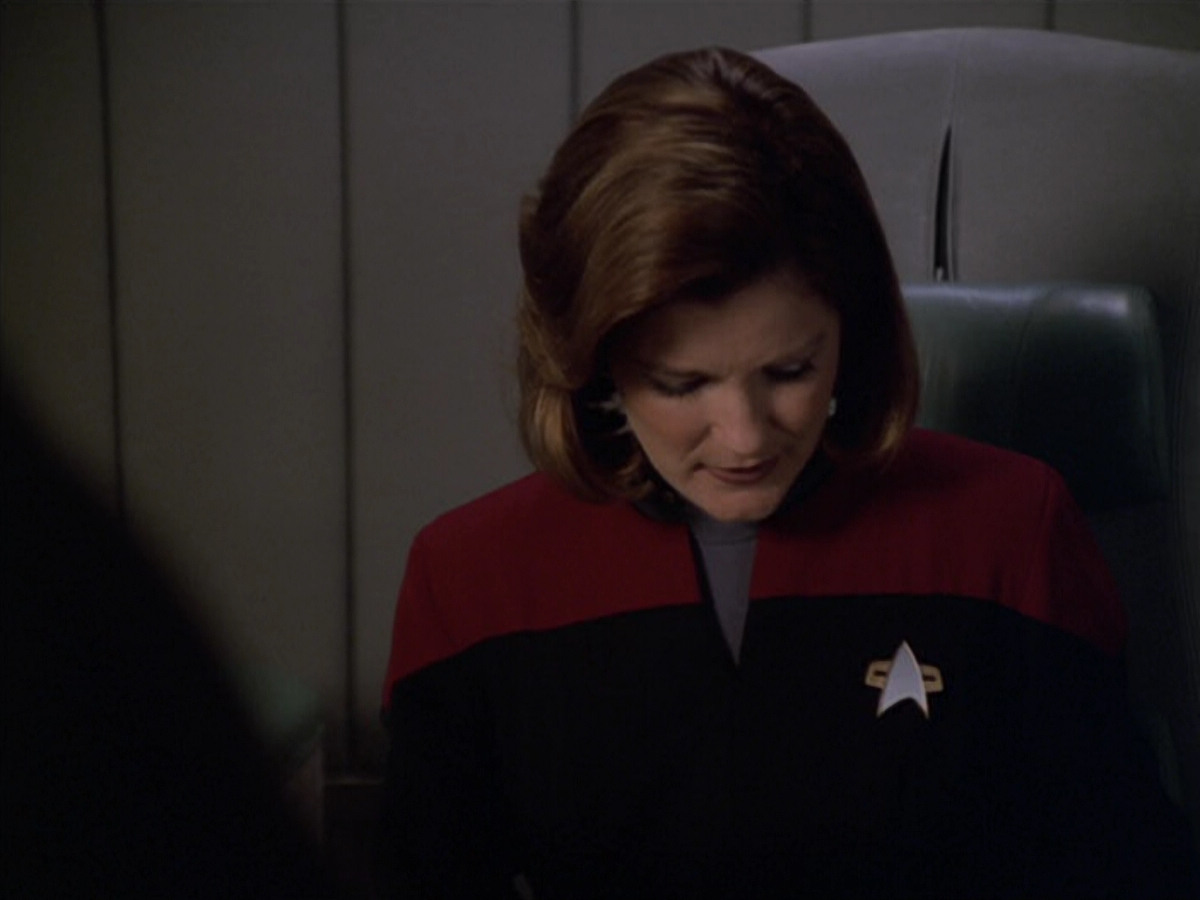 extant_StarTrek_VOY_5x20-ThinkTank_01944.jpg