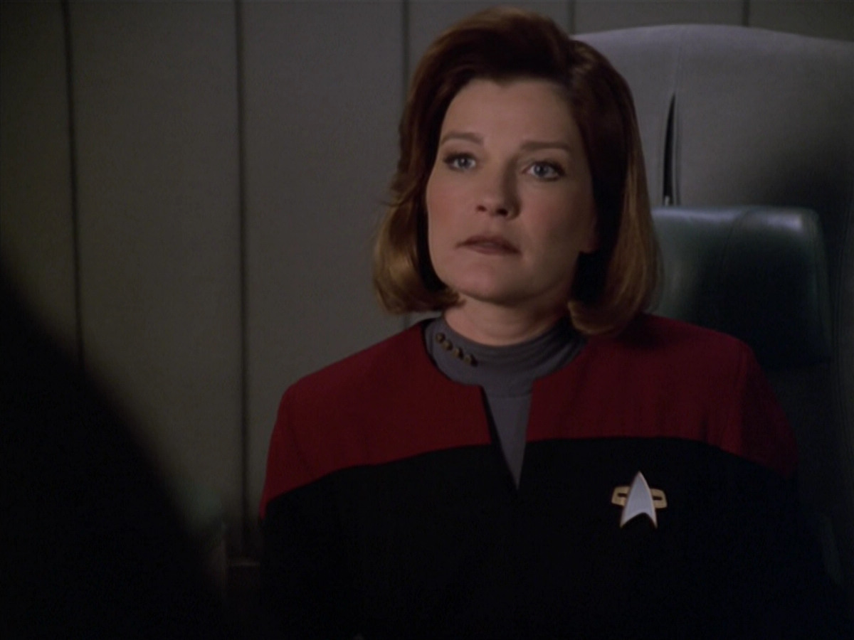 extant_StarTrek_VOY_5x20-ThinkTank_01950.jpg