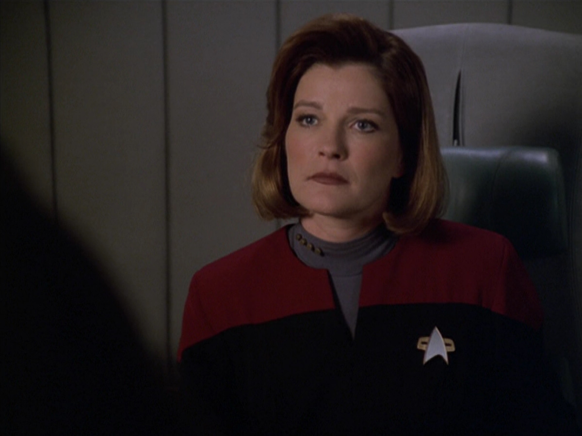 extant_StarTrek_VOY_5x20-ThinkTank_01961.jpg