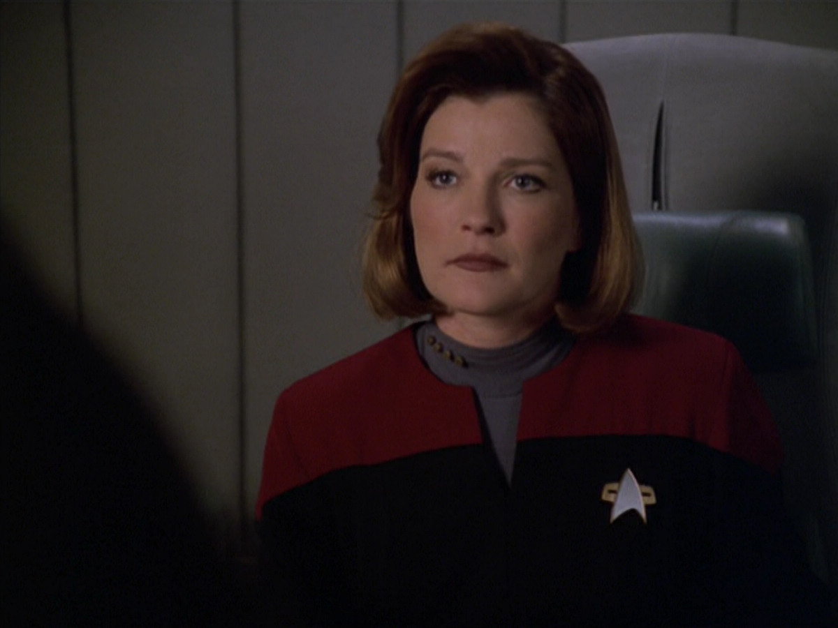 extant_StarTrek_VOY_5x20-ThinkTank_01962.jpg