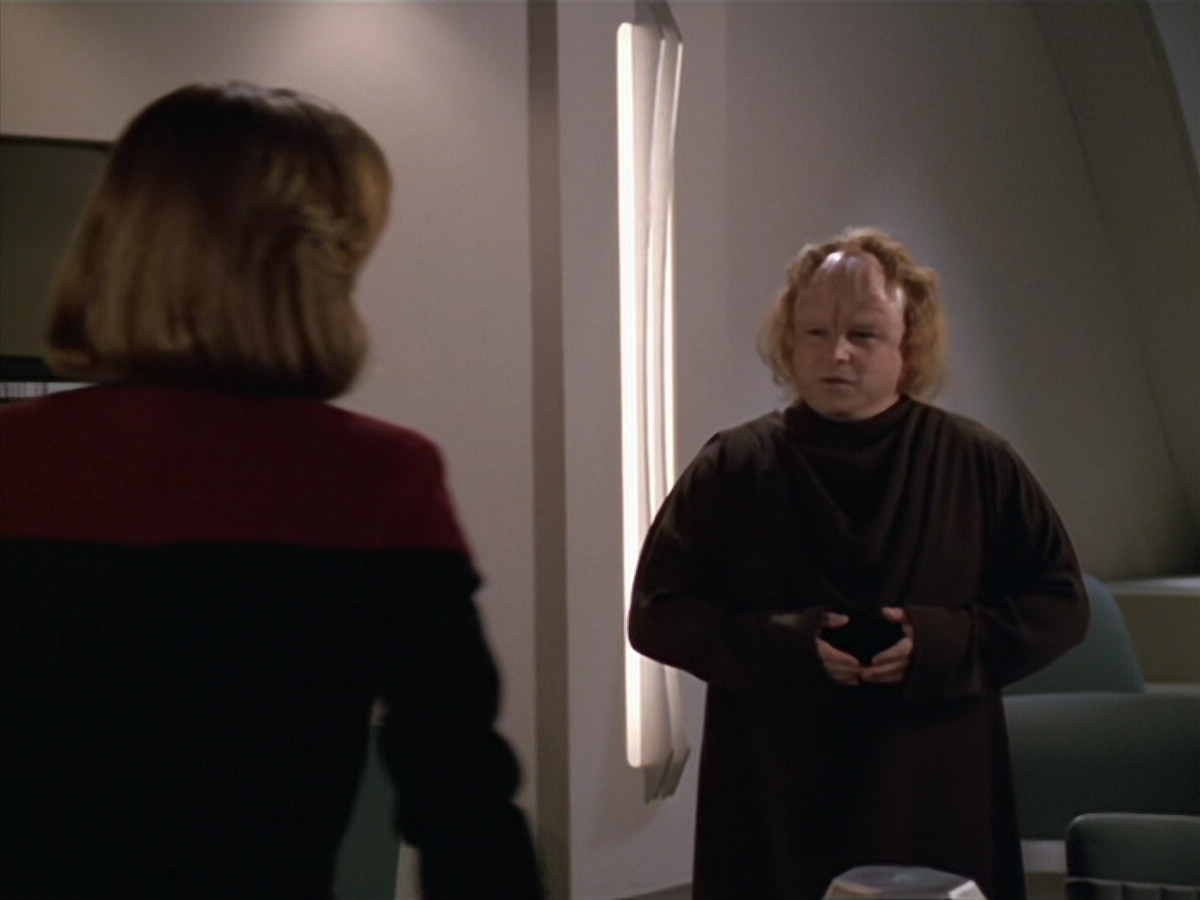 extant_StarTrek_VOY_5x20-ThinkTank_01969.jpg