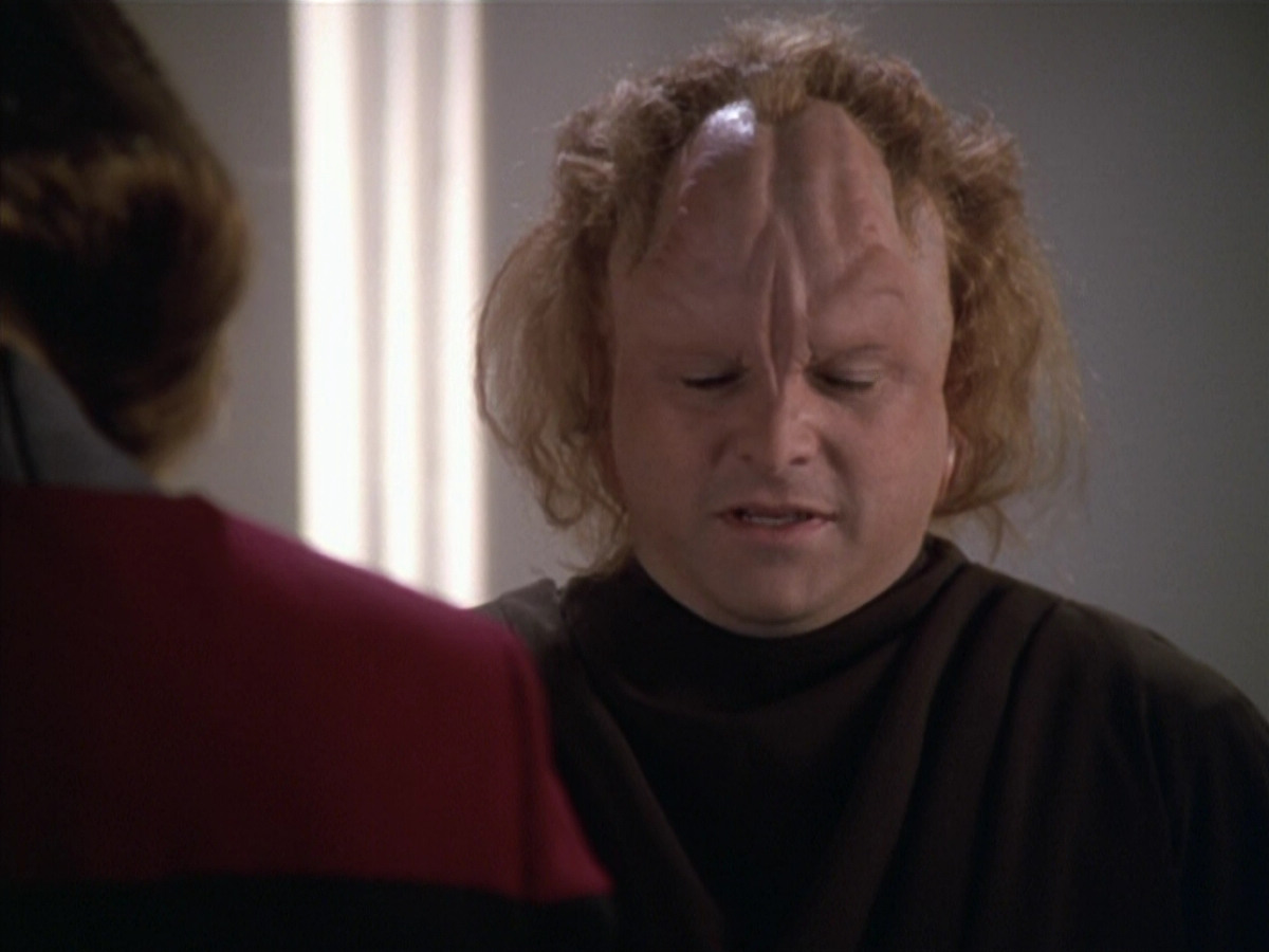 extant_StarTrek_VOY_5x20-ThinkTank_01984.jpg