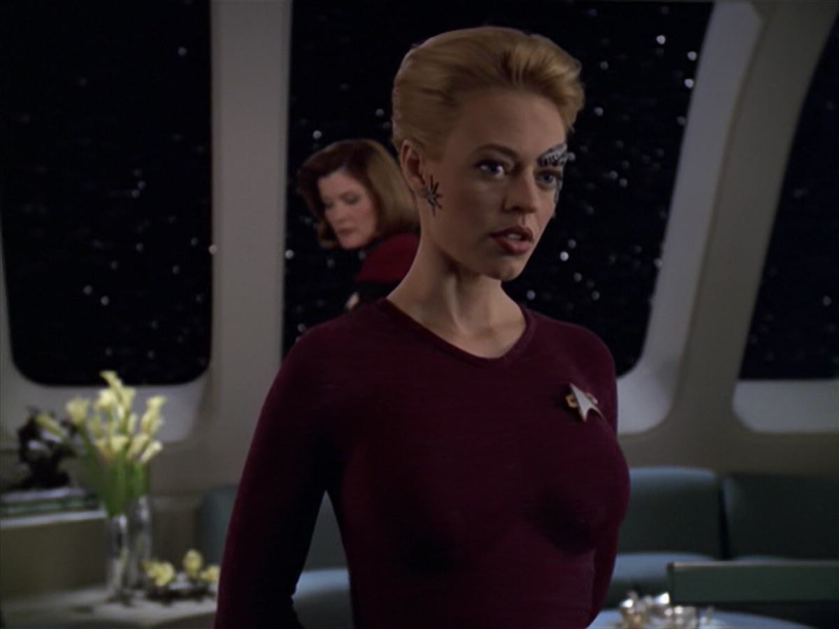 extant_StarTrek_VOY_5x20-ThinkTank_02006.jpg