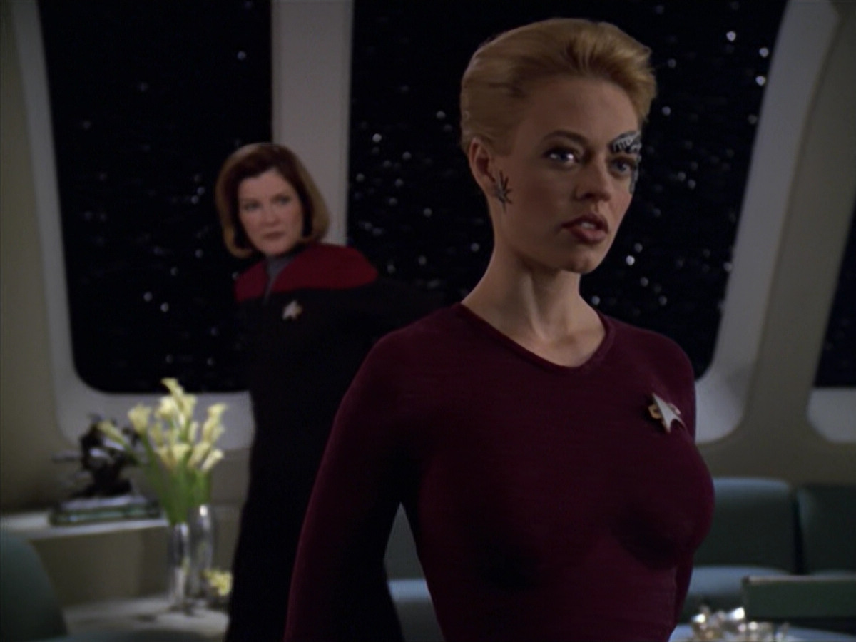 extant_StarTrek_VOY_5x20-ThinkTank_02007.jpg