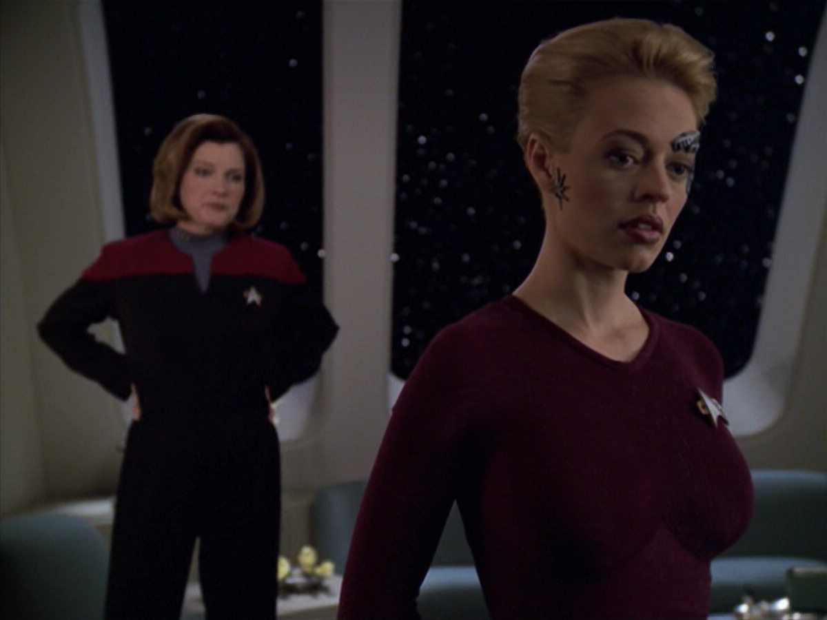 extant_StarTrek_VOY_5x20-ThinkTank_02010.jpg