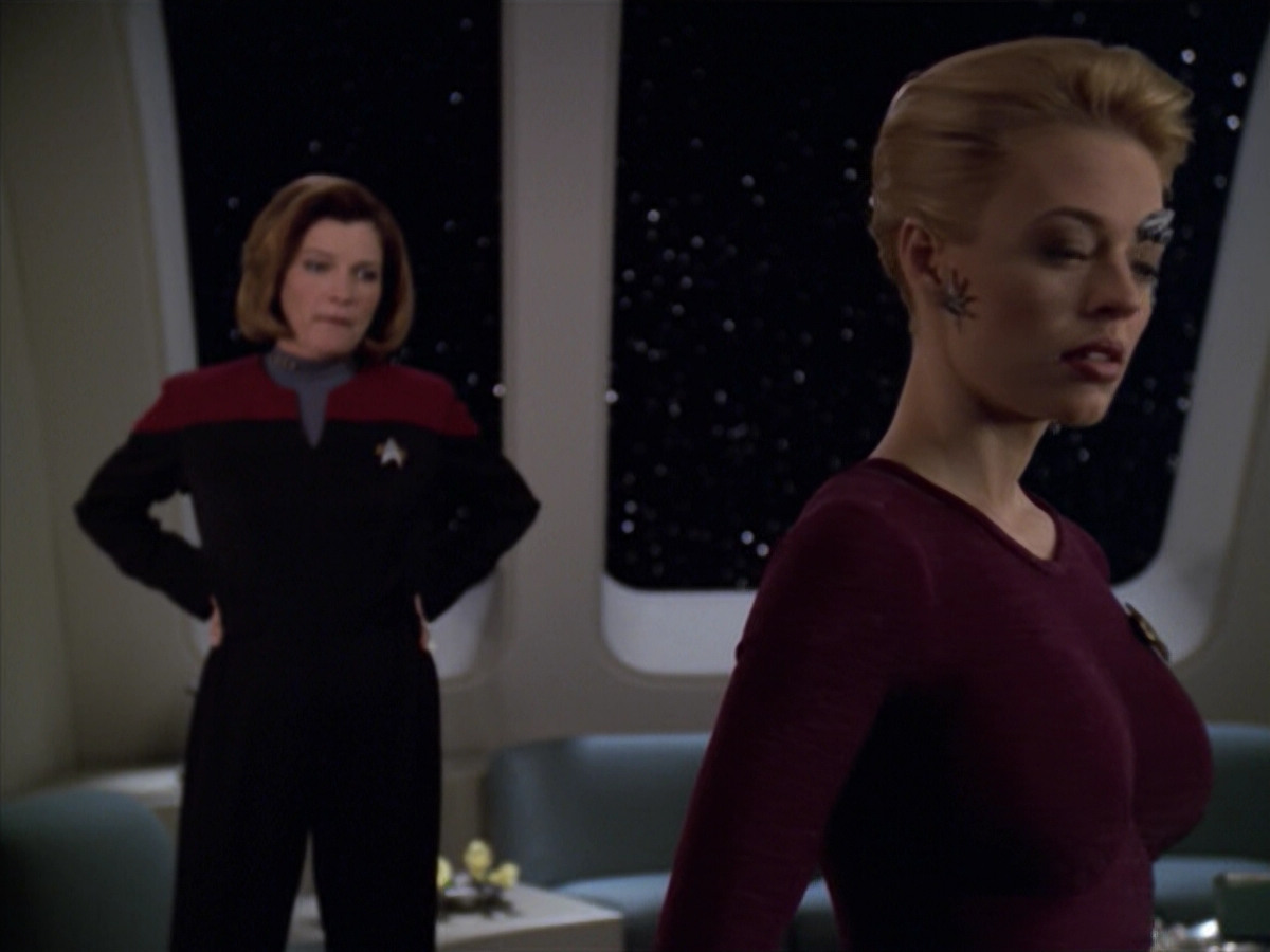 extant_StarTrek_VOY_5x20-ThinkTank_02011.jpg