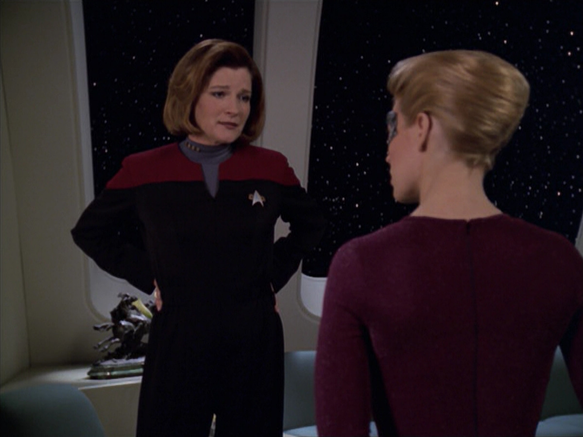 extant_StarTrek_VOY_5x20-ThinkTank_02028.jpg