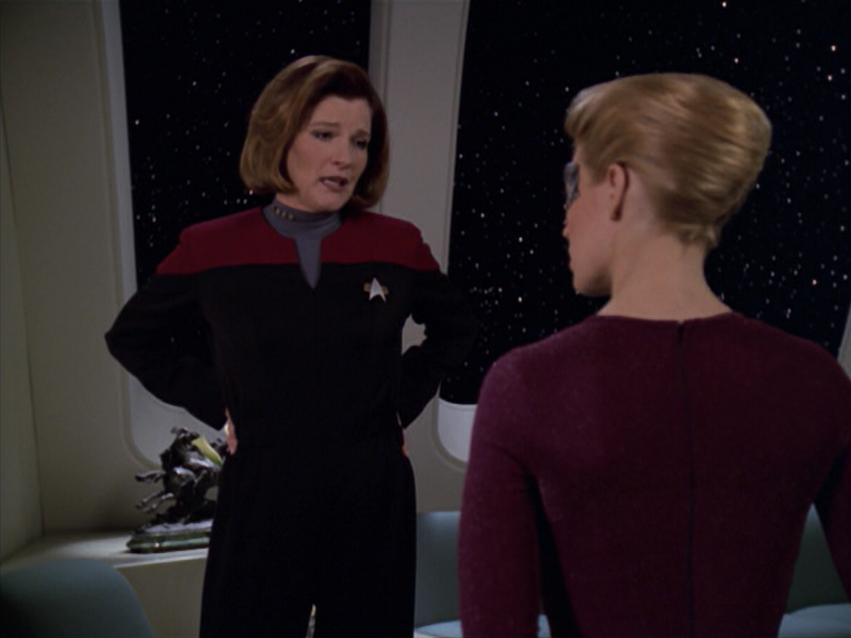 extant_StarTrek_VOY_5x20-ThinkTank_02030.jpg