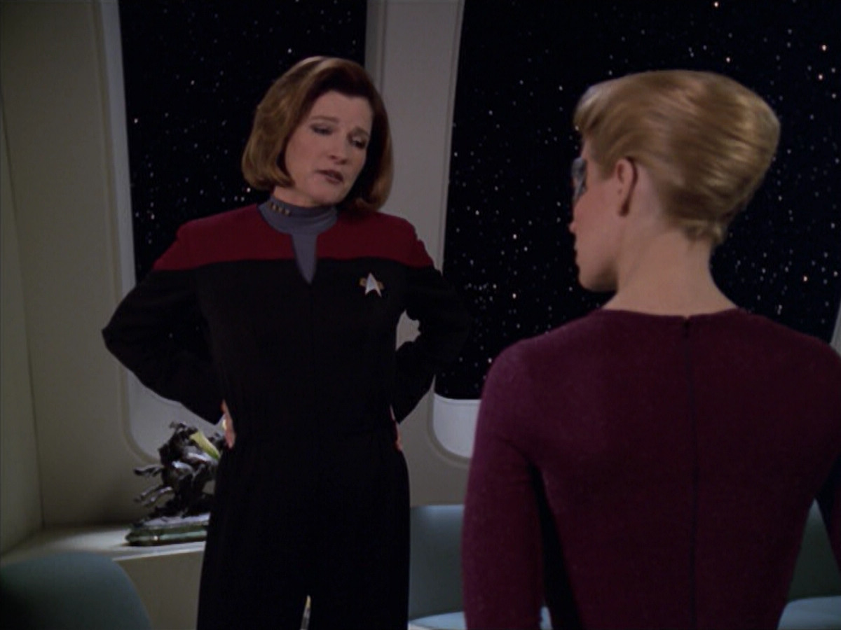 extant_StarTrek_VOY_5x20-ThinkTank_02033.jpg