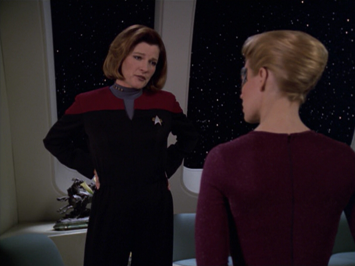 extant_StarTrek_VOY_5x20-ThinkTank_02034.jpg
