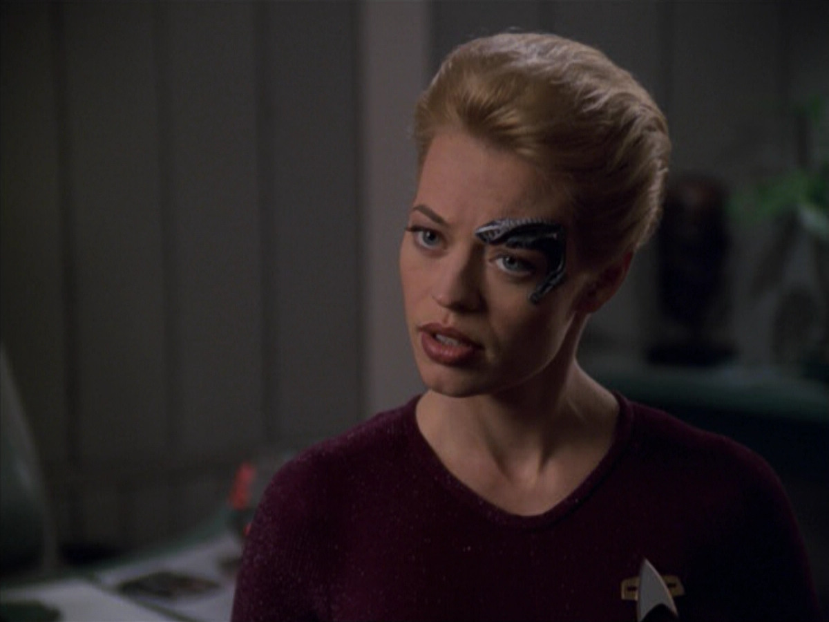 extant_StarTrek_VOY_5x20-ThinkTank_02038.jpg