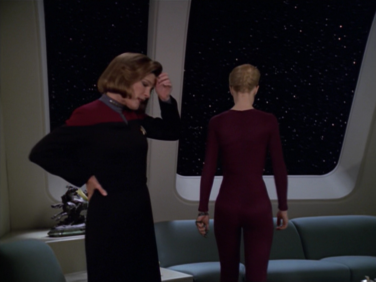 extant_StarTrek_VOY_5x20-ThinkTank_02049.jpg