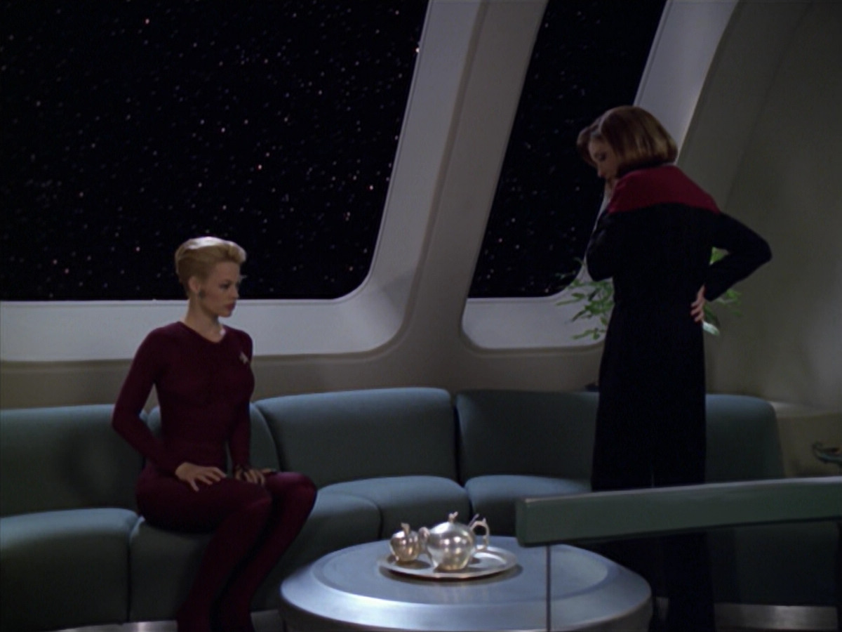 extant_StarTrek_VOY_5x20-ThinkTank_02057.jpg