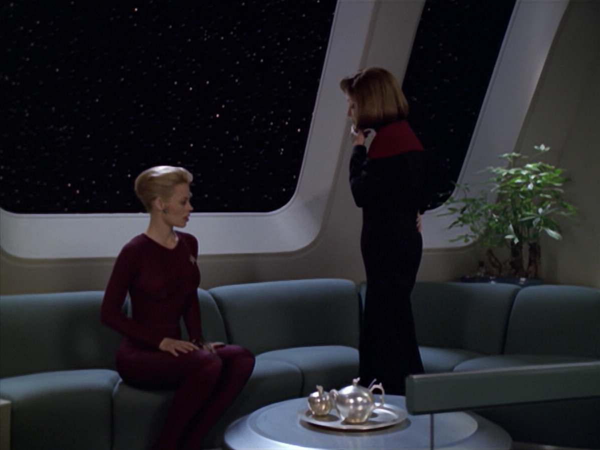 extant_StarTrek_VOY_5x20-ThinkTank_02059.jpg