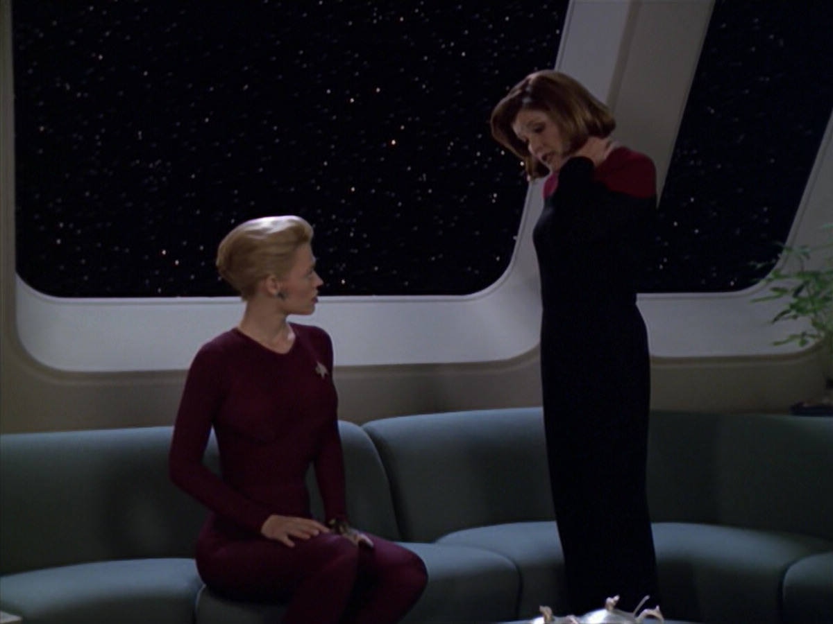 extant_StarTrek_VOY_5x20-ThinkTank_02063.jpg