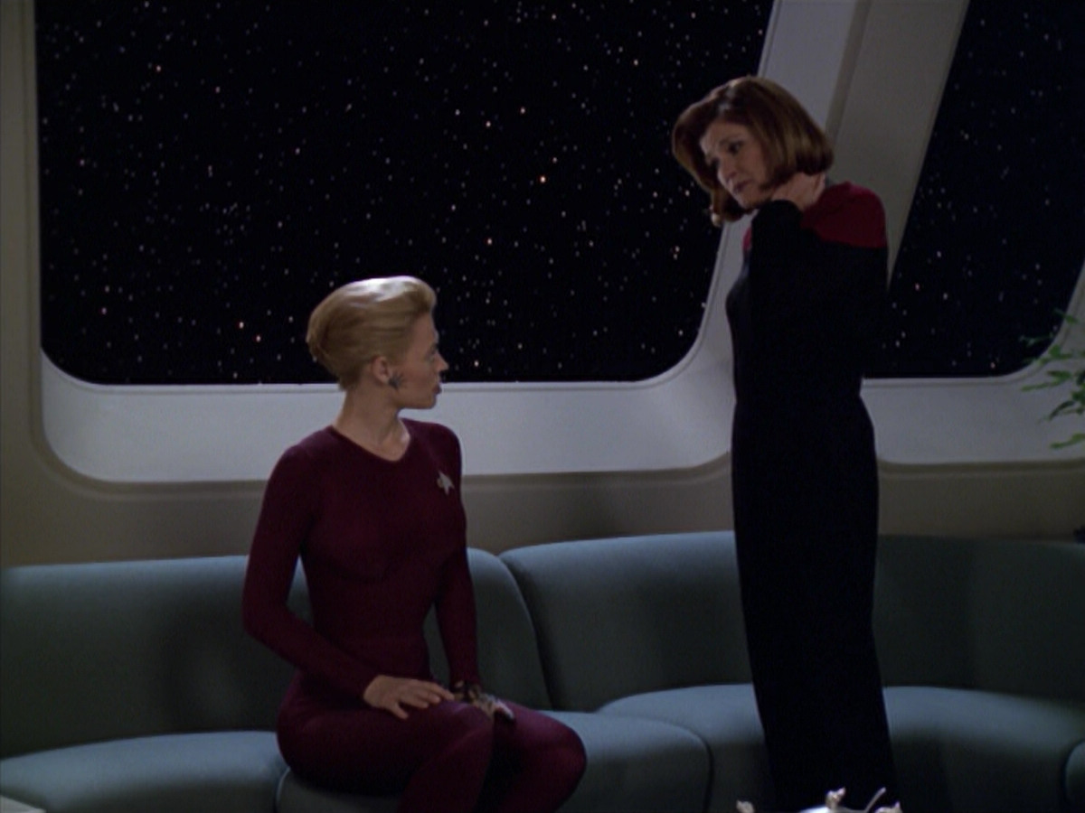 extant_StarTrek_VOY_5x20-ThinkTank_02066.jpg