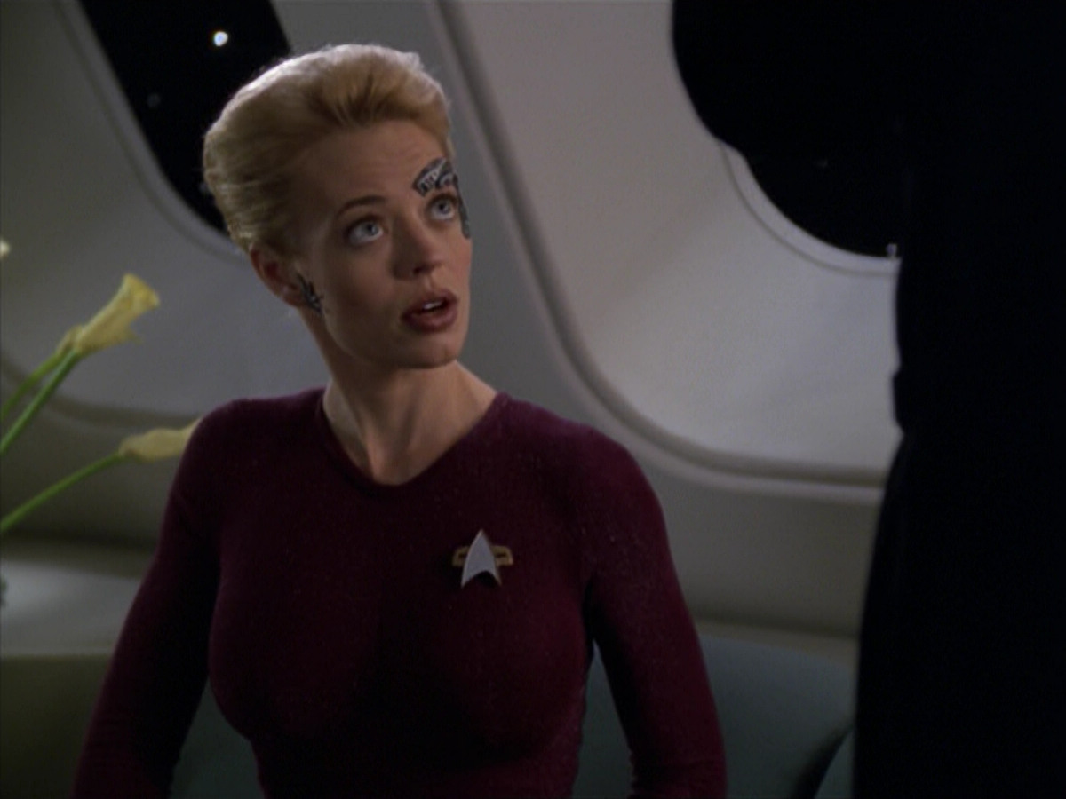 extant_StarTrek_VOY_5x20-ThinkTank_02068.jpg
